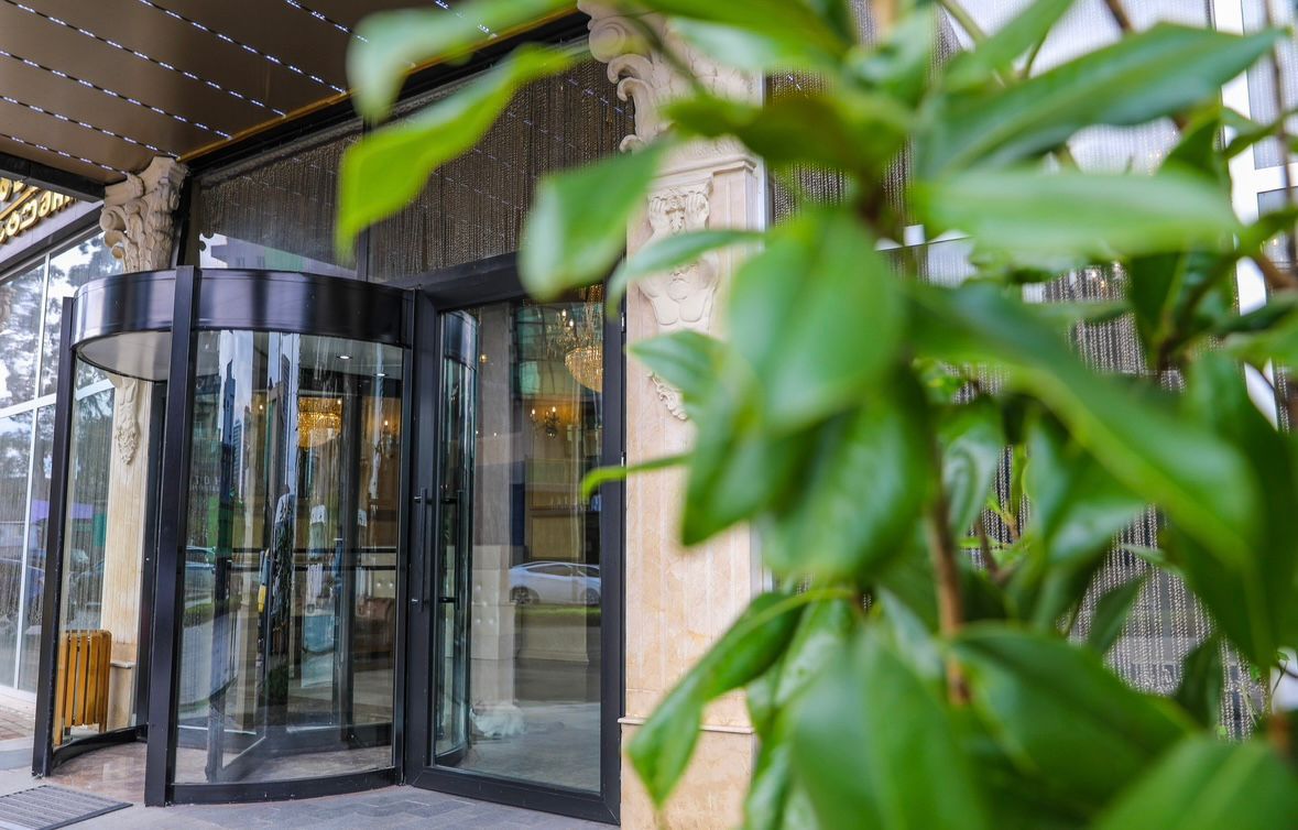 Iberia Hotel - Entrance